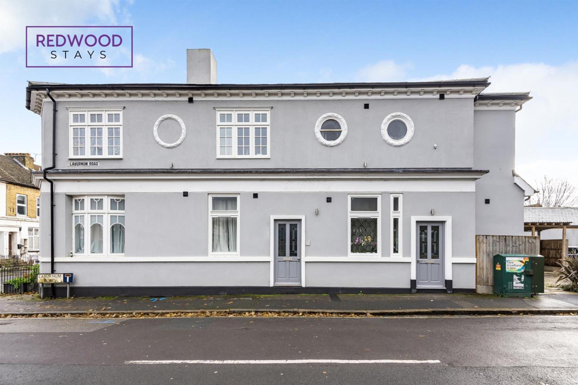 1 Bed 1 Bath Town Center Apartments For Corporates & Contractors, Wifi, Netflix And Parking On Selected Units By Redwood Stays Aldershot Eksteriør billede