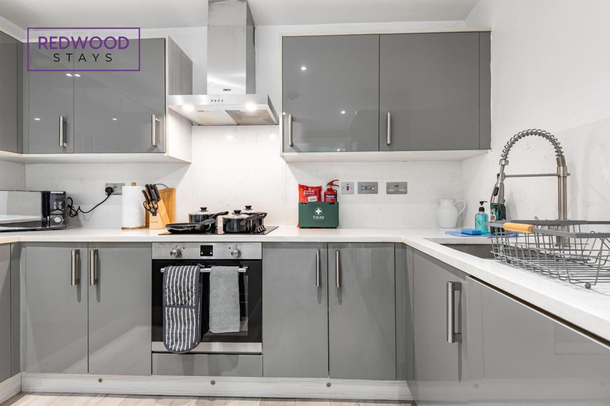 1 Bed 1 Bath Town Center Apartments For Corporates & Contractors, Wifi, Netflix And Parking On Selected Units By Redwood Stays Aldershot Eksteriør billede
