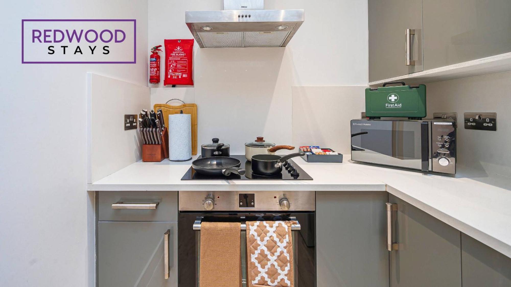 1 Bed 1 Bath Town Center Apartments For Corporates & Contractors, Wifi, Netflix And Parking On Selected Units By Redwood Stays Aldershot Eksteriør billede